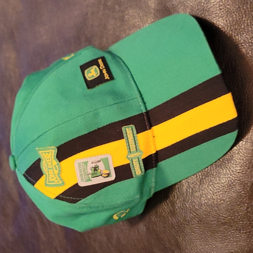 John Deere hat adjustable kid size Excellent condition